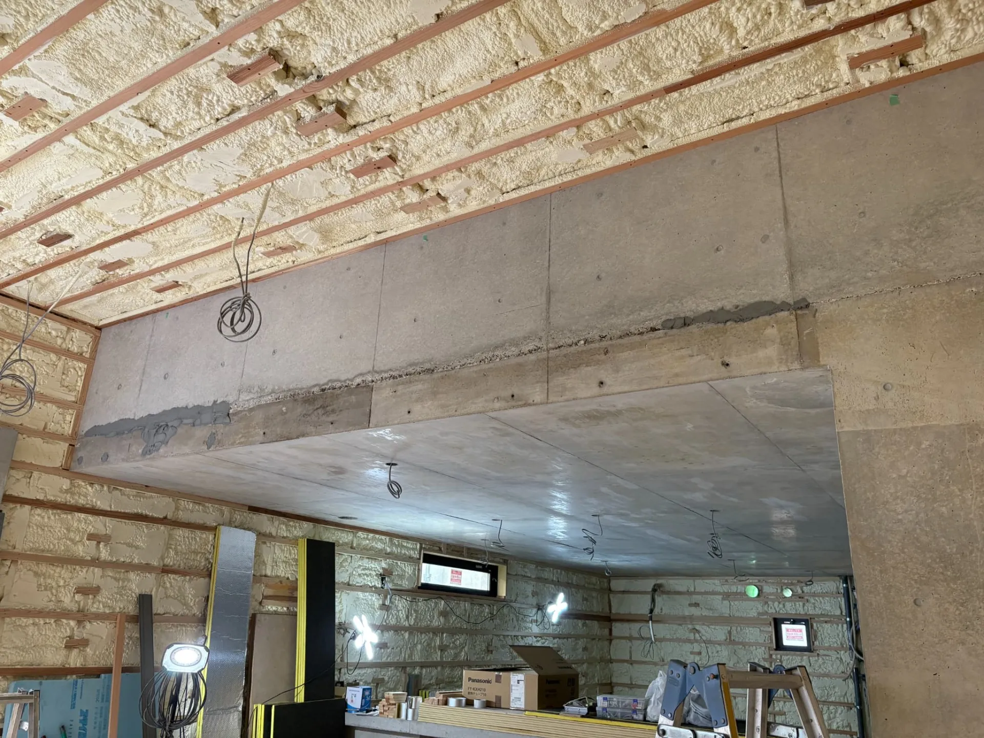 戸建ての外壁　色ムラ美装